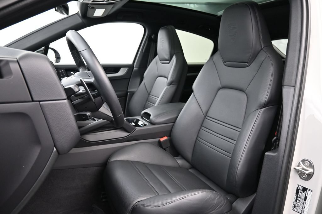 Certified 2026 Porsche Cayenne Coupe AWD/4WD image 5