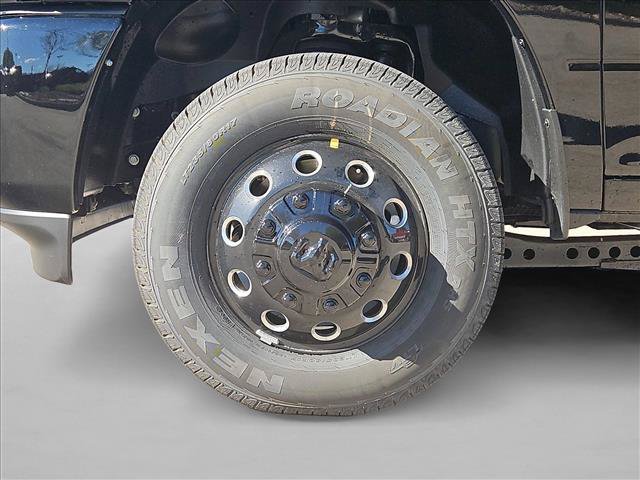 New 2026 RAM 3500 Big Horn AWD/4WD image 10