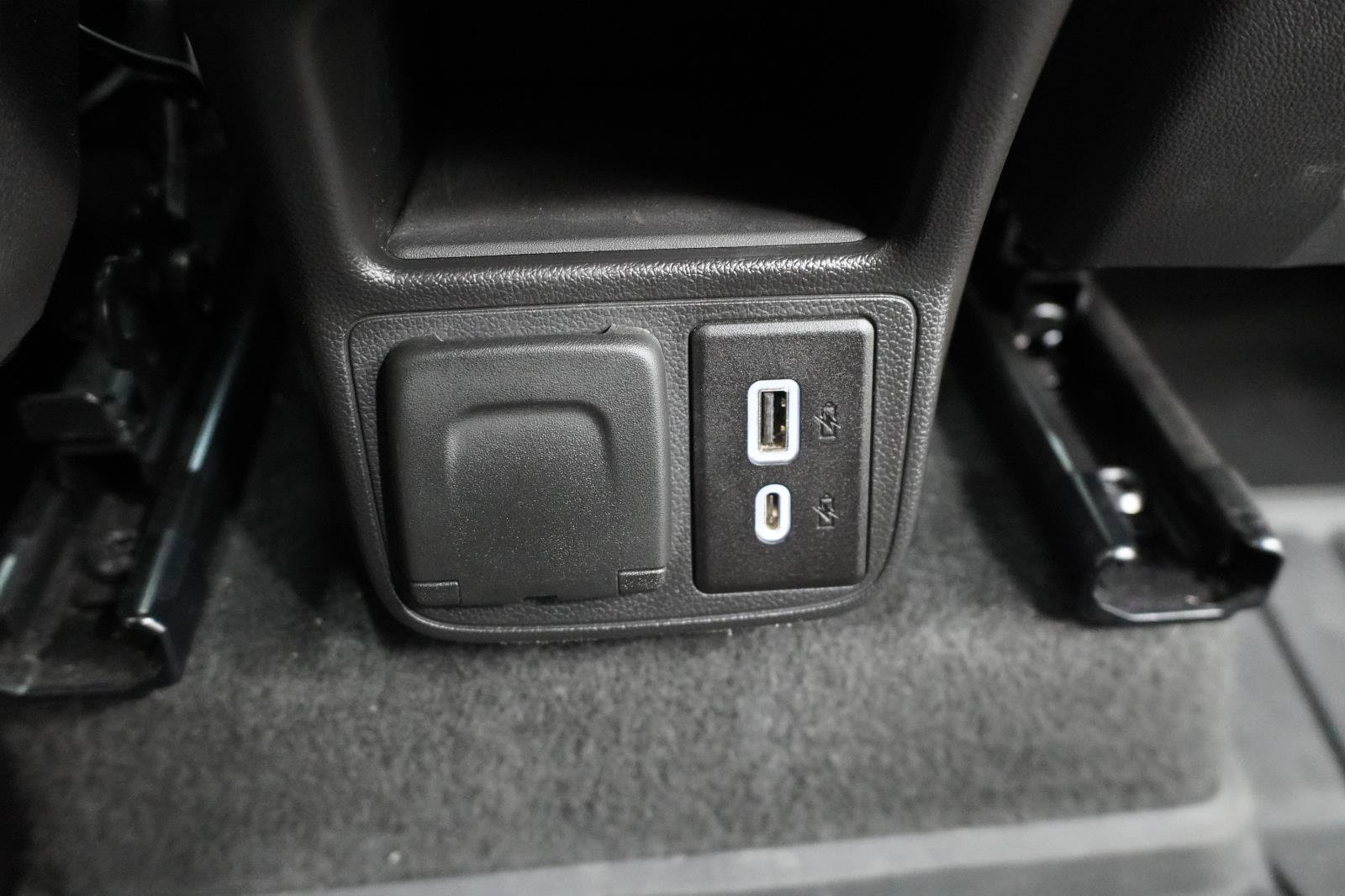 Used 2025 Buick Encore GX Avenir w/ Avenir Technology Package FWD image 43