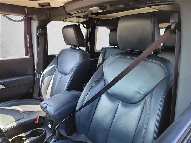 Used 2017 Jeep Wrangler Unlimited Sahara w/ Connectivity Group AWD/4WD image 10