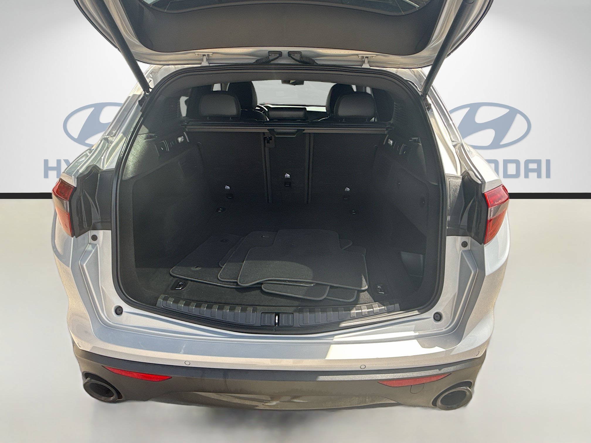 Used 2023 Alfa Romeo Stelvio Sprint RWD image 24