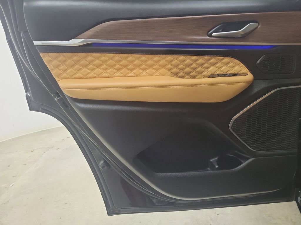 Used 2023 Jeep Grand Cherokee L Summit image 17