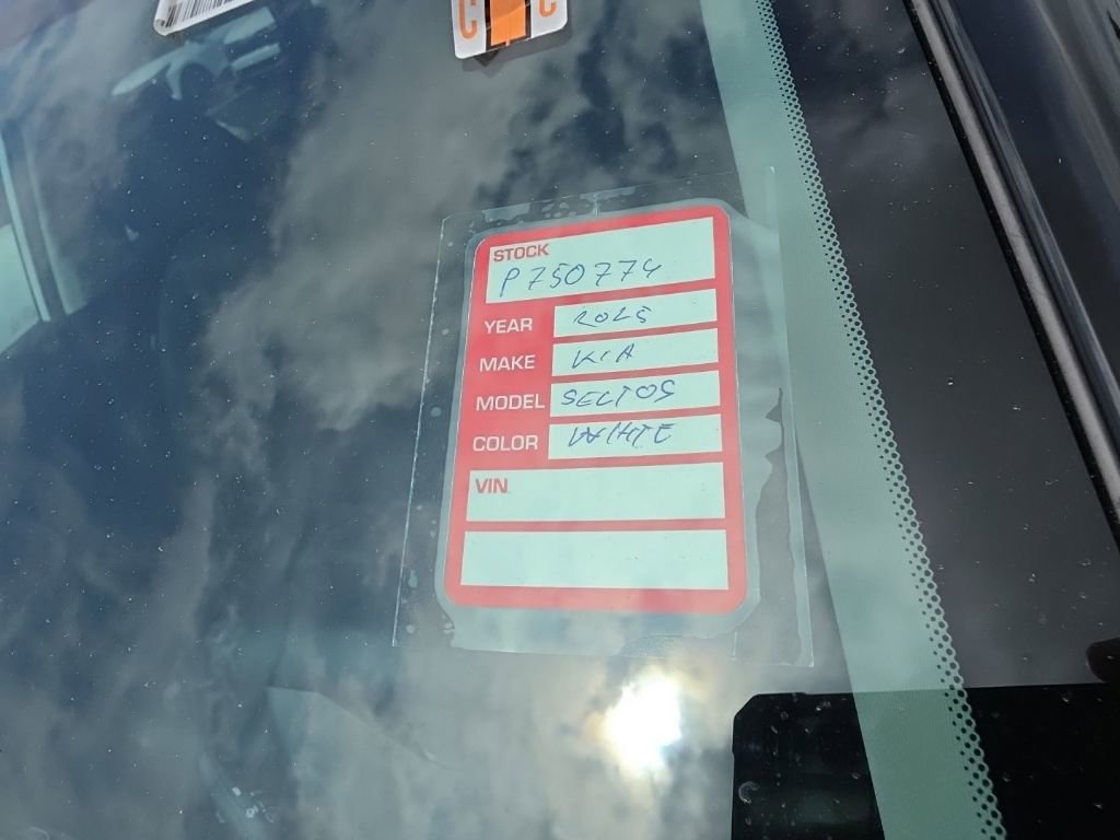 Certified 2025 Kia Seltos EX FWD image 11