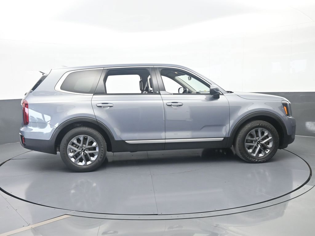 Used 2024 Kia Telluride LX FWD image 7