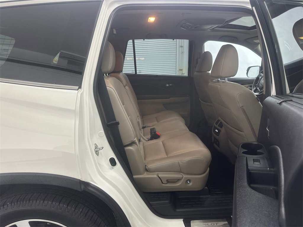 Used 2018 Honda Pilot Touring image 17