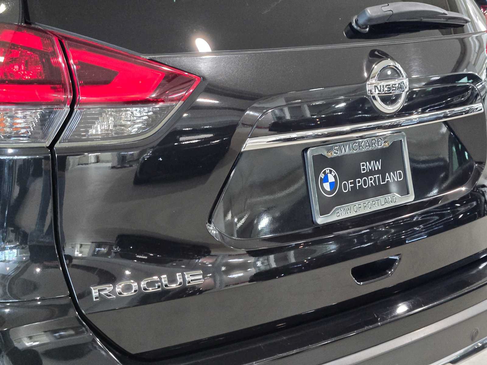 Used 2019 Nissan Rogue SV FWD image 13