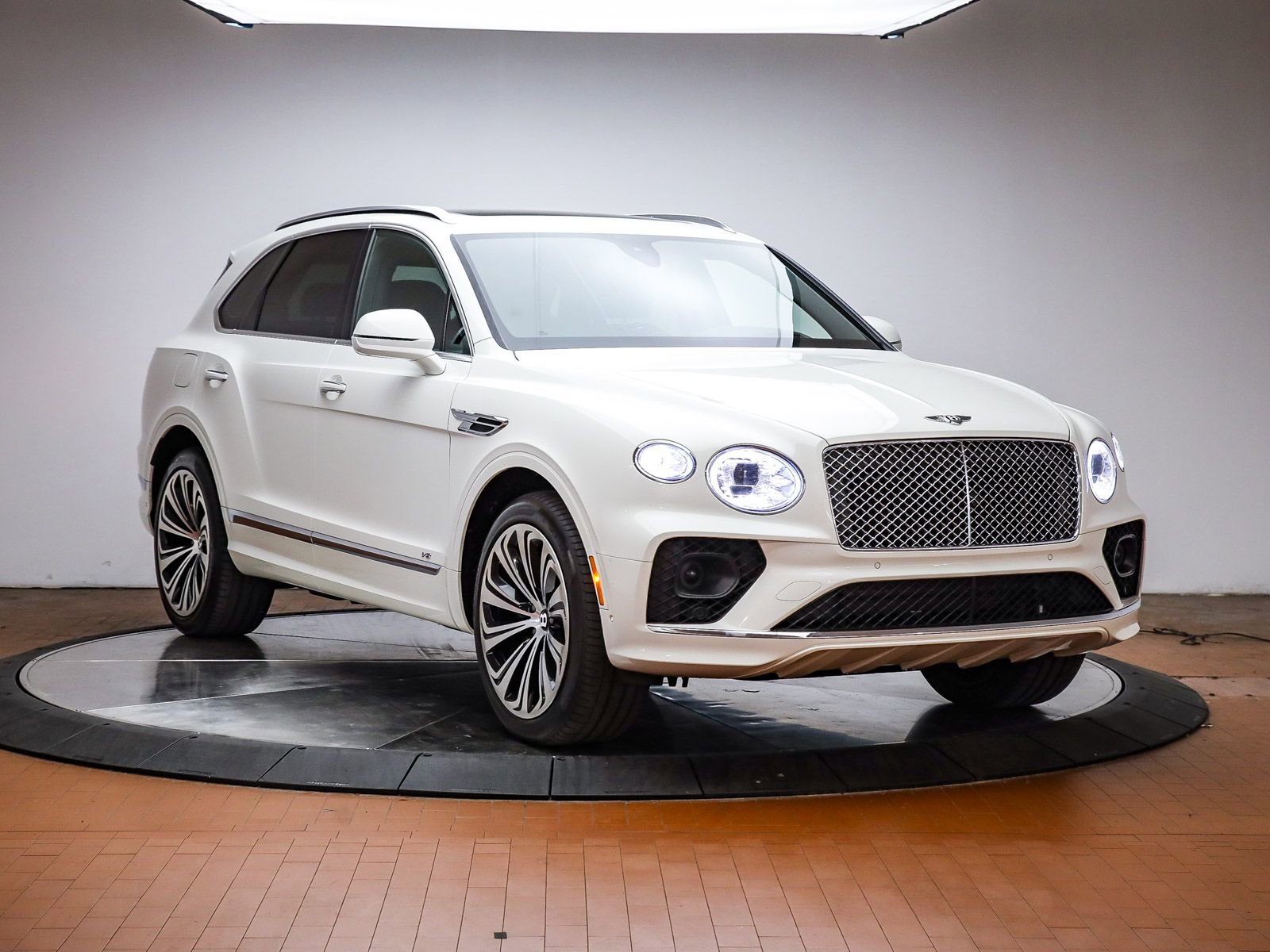 Used 2021 Bentley Bentayga image 5