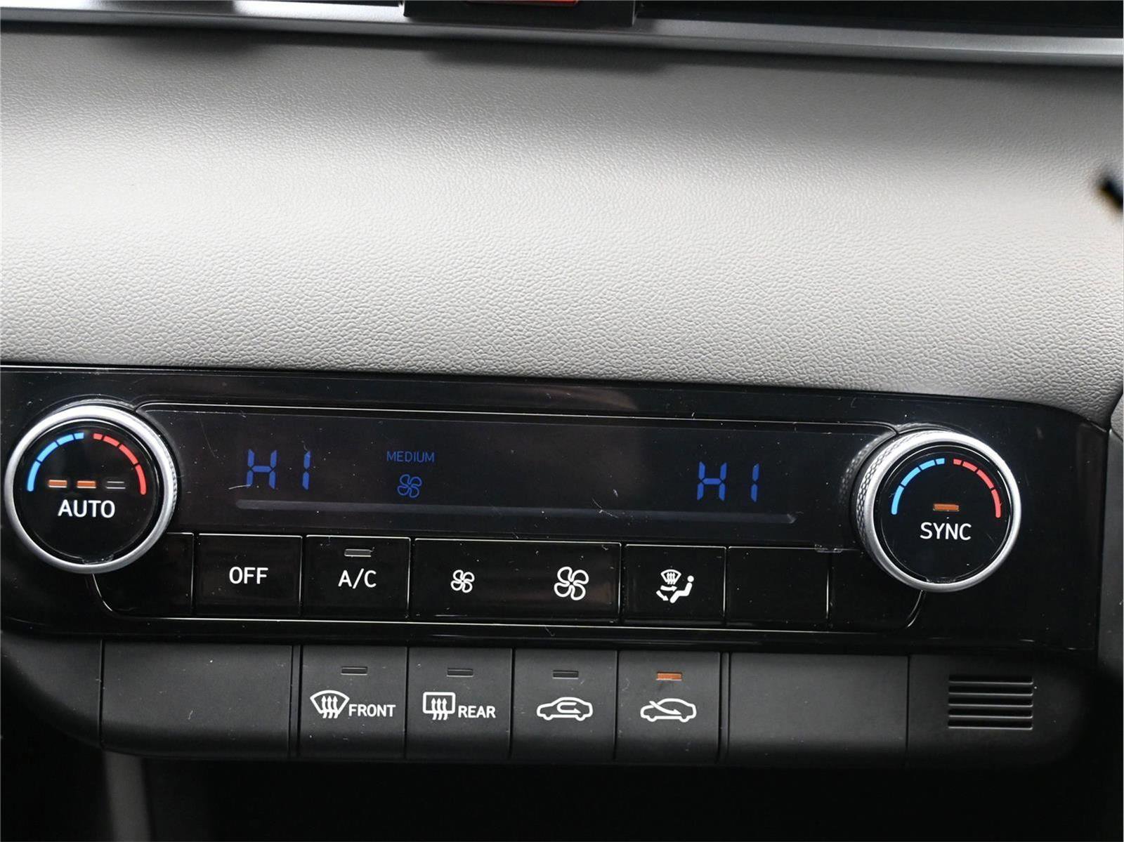 Certified 2025 Hyundai Elantra Sport image 6