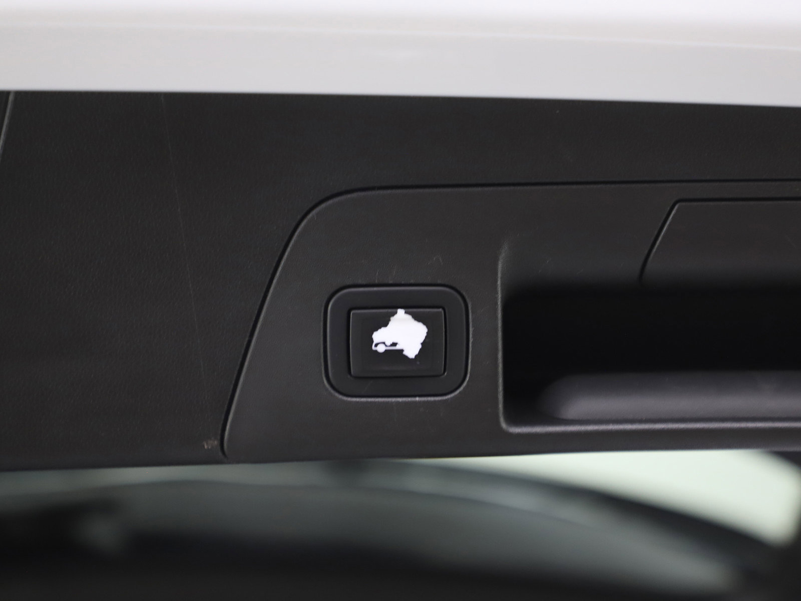 Used 2021 Buick Envision Avenir w/ Technology Package II image 17