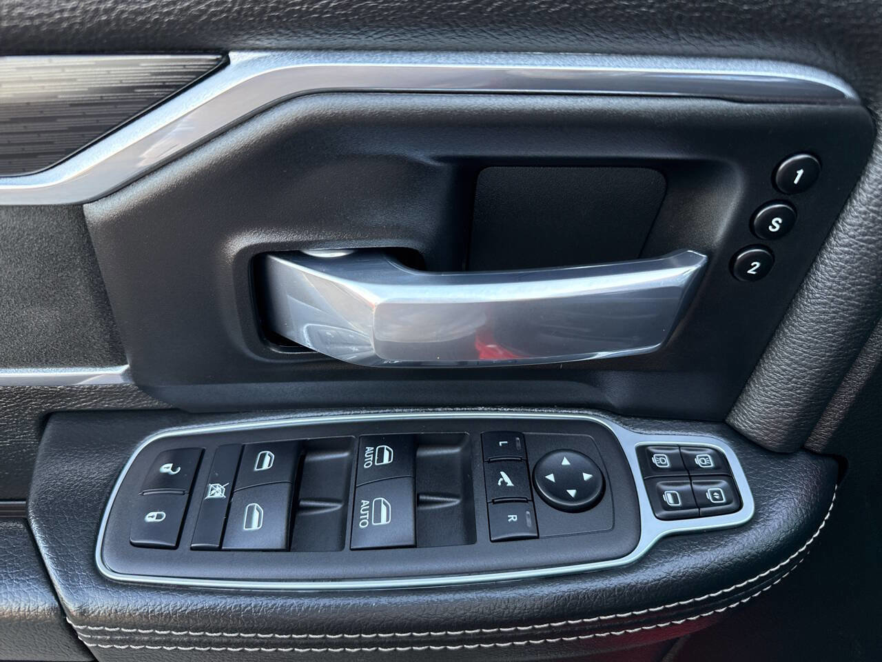 Used 2024 RAM 2500 Laramie w/ Night Edition image 34