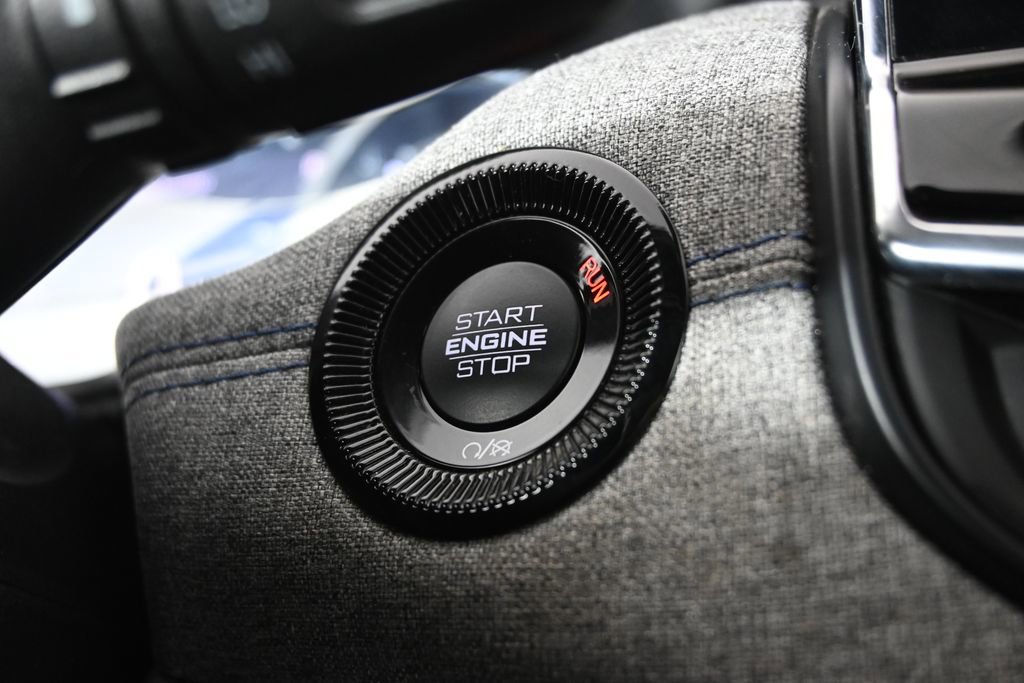 Used 2024 Jeep Compass Latitude image 30