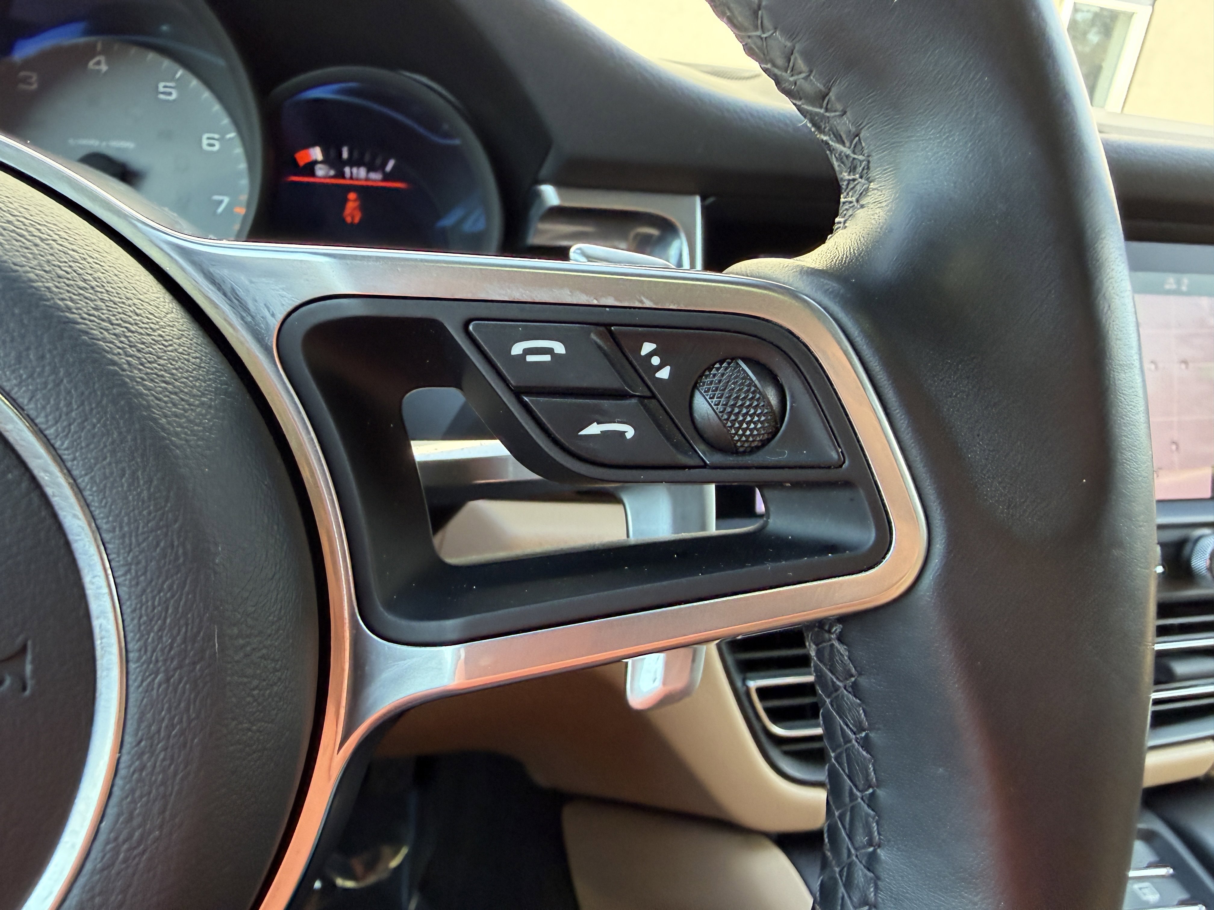 Certified 2021 Porsche Macan S image 34