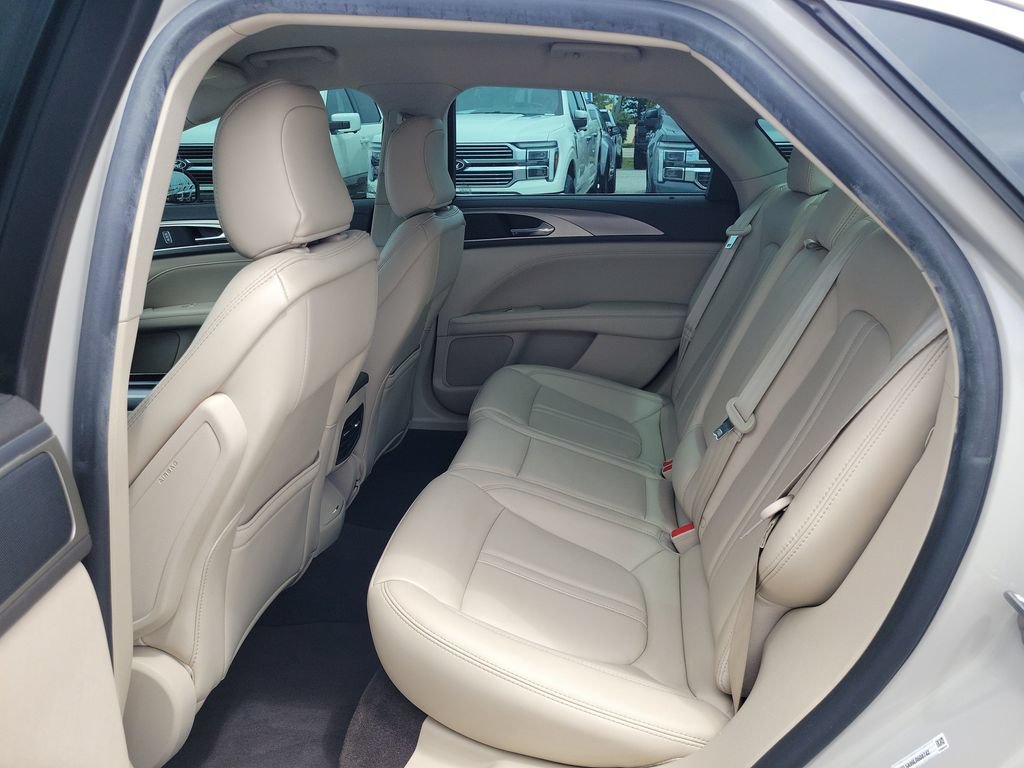Used 2020 Lincoln MKZ FWD image 10