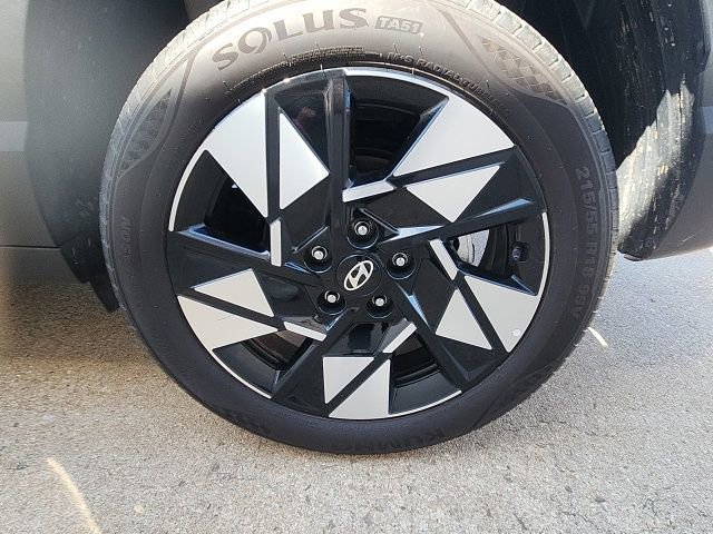 Used 2025 Hyundai Kona SEL image 12