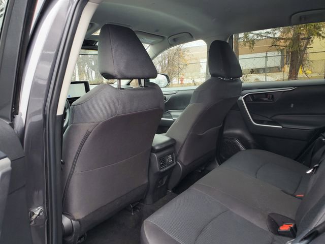 Used 2024 Toyota RAV4 LE image 9