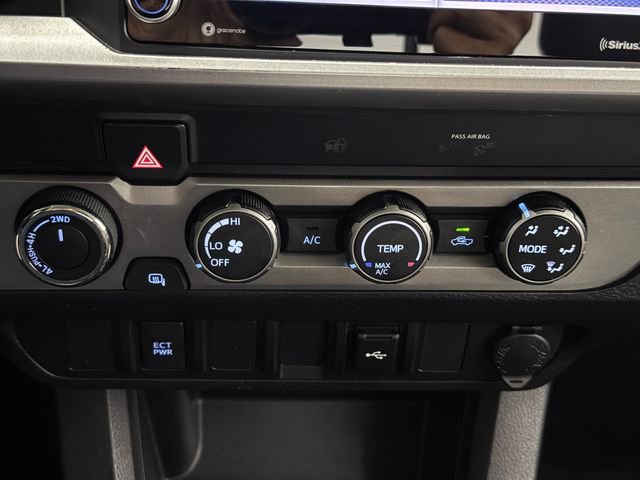 Used 2022 Toyota Tacoma SR5 w/ SR5 Appearance Package (SM) AWD/4WD image 18