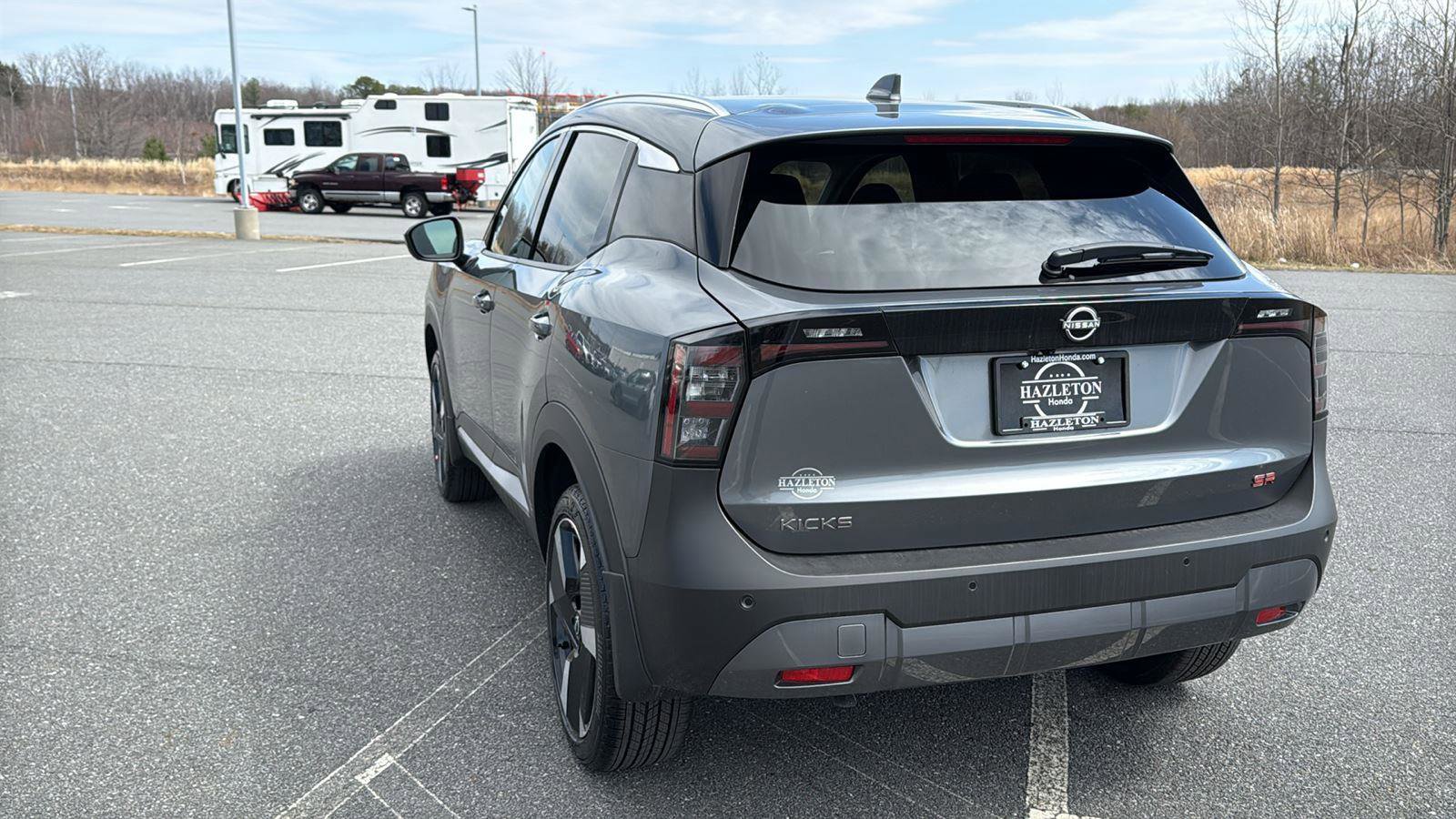 Used 2025 Nissan Kicks SR image 9