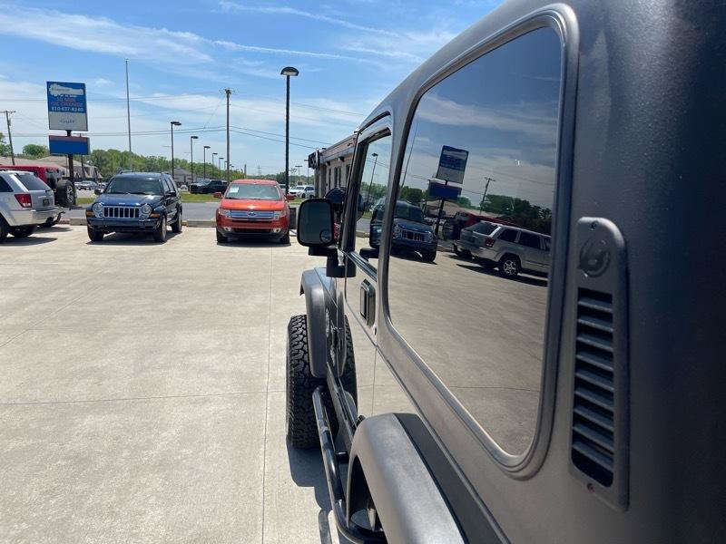Used 2004 Jeep Wrangler X w/ Convenience Group AWD/4WD image 15