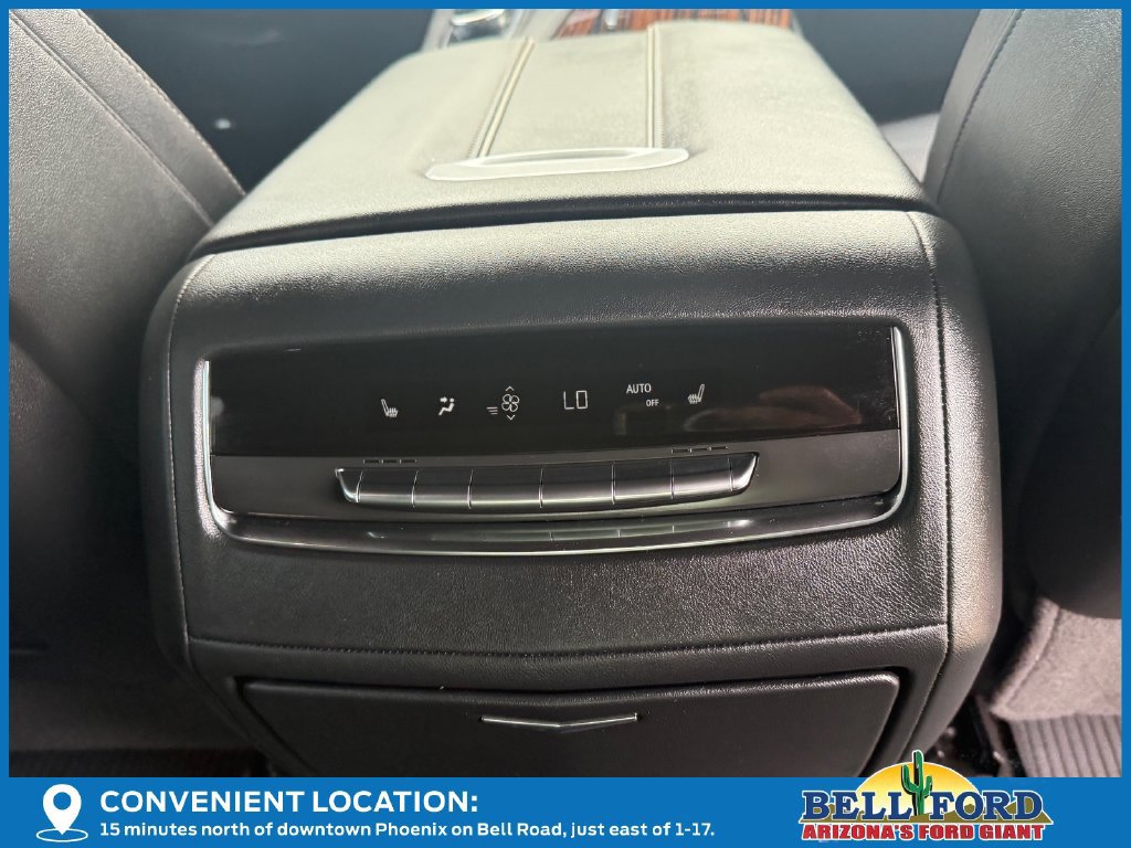Used 2024 Cadillac Escalade ESV Premium Luxury AWD/4WD image 13