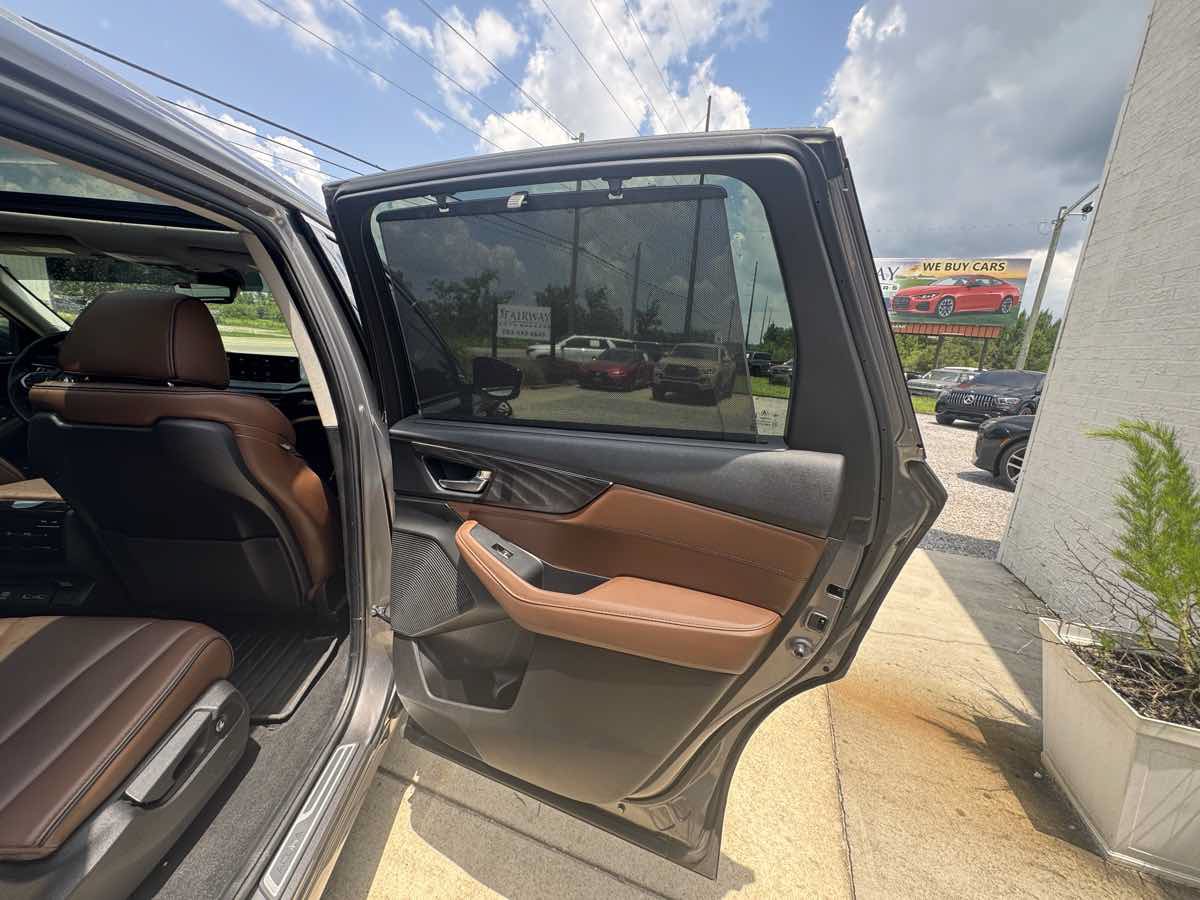 Used 2024 Acura MDX SH-AWD w/ Advance Package image 29