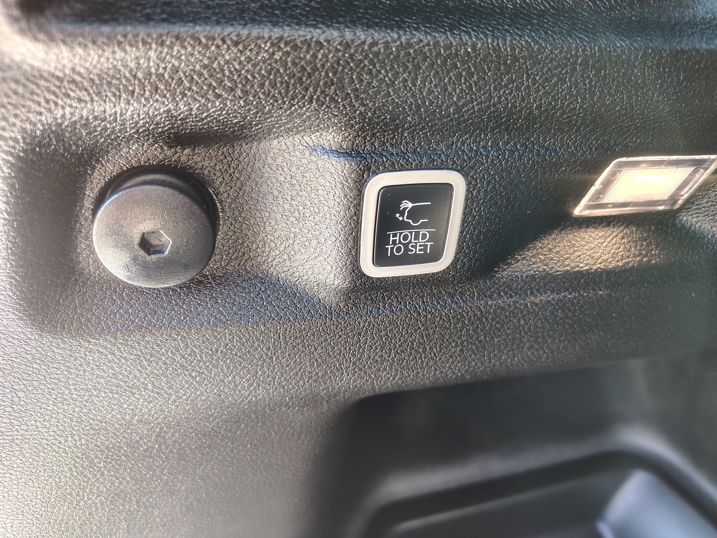 Certified 2024 Jeep Grand Cherokee L Laredo AWD/4WD image 14