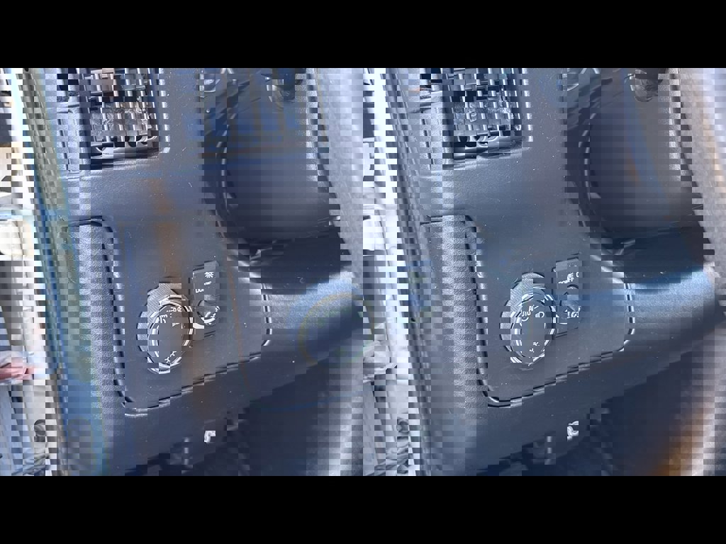 Used 2022 Chevrolet Express 2500 Extended image 12