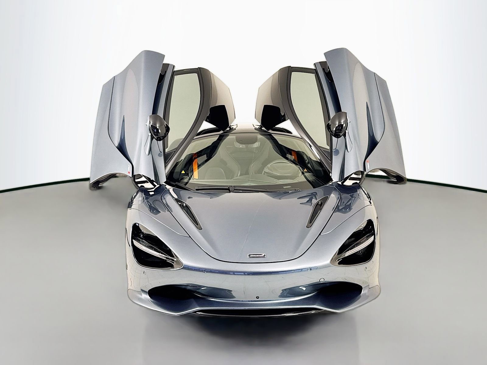 Used 2024 McLaren 750S image 2