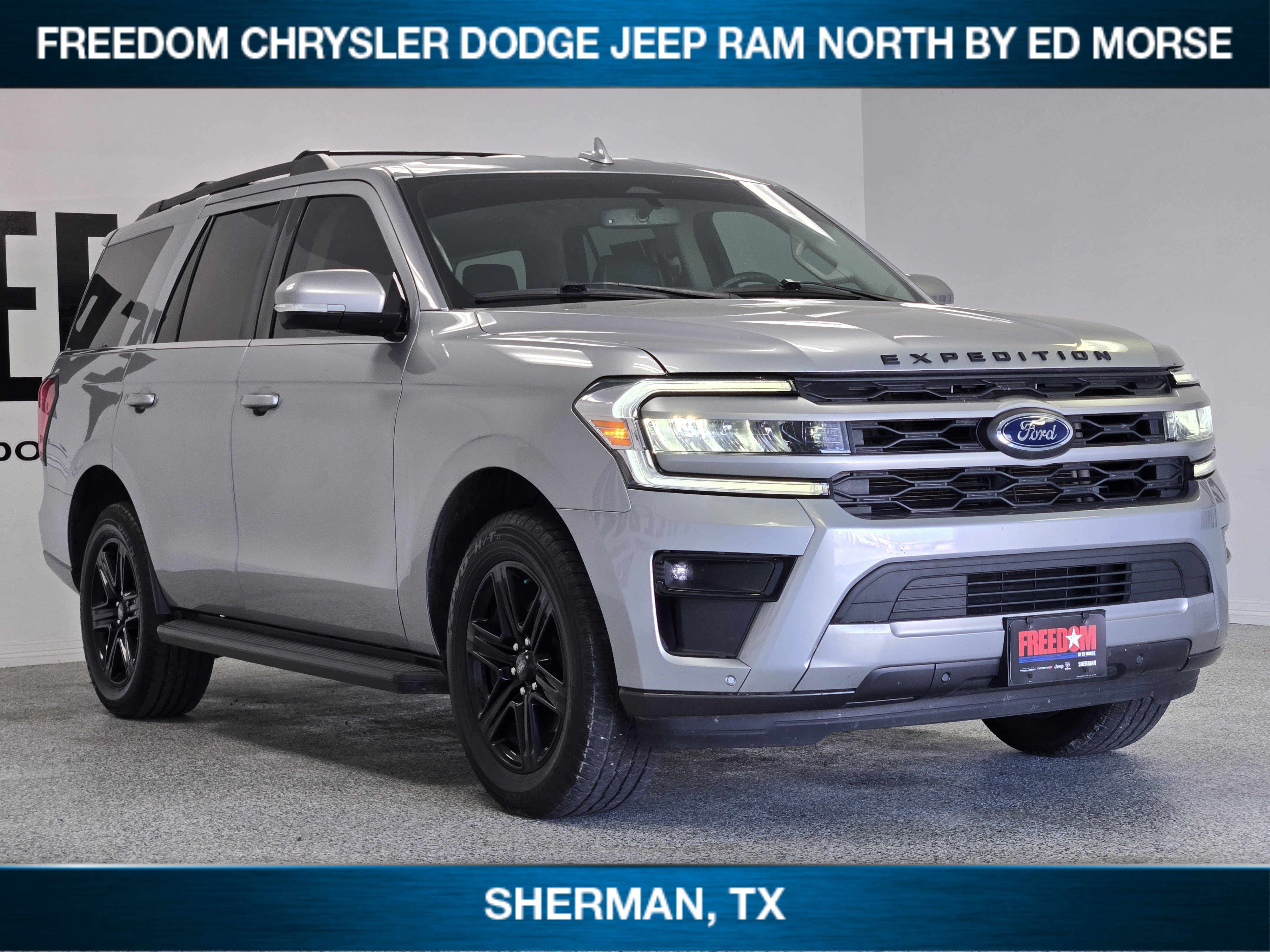 Used 2024 Ford Expedition XLT RWD image 2