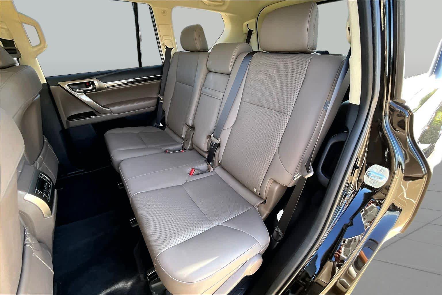 Used 2020 Lexus GX 460 Premium w/ Premium Package AWD/4WD image 21