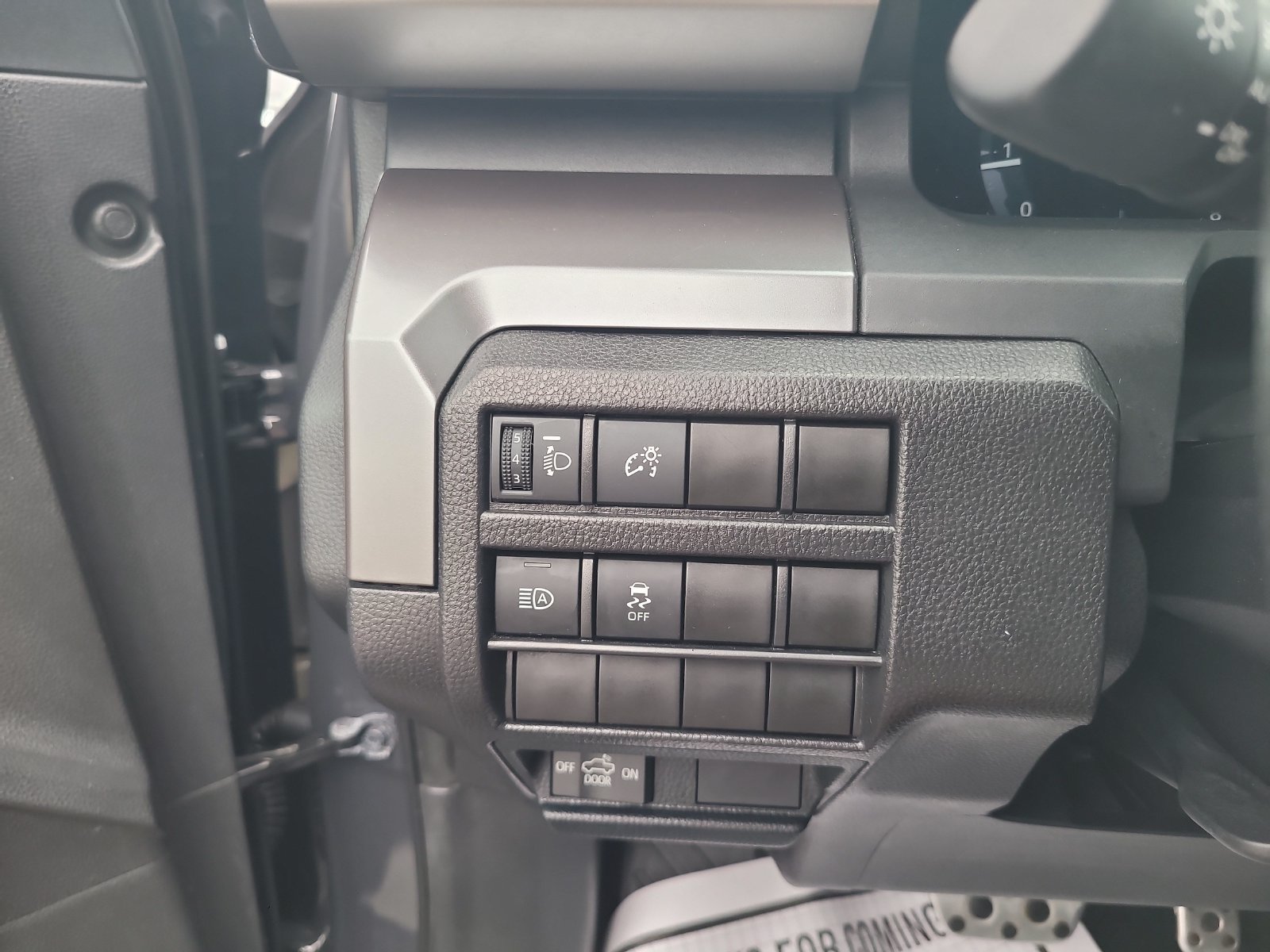 Used 2025 Toyota Tacoma TRD Sport AWD/4WD image 17