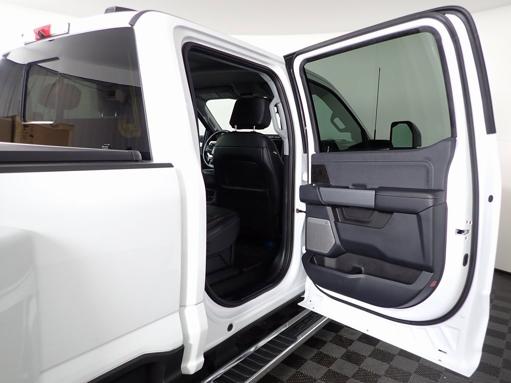 Used 2024 Ford F350 Lariat w/ FX4 Off-Road Package image 31