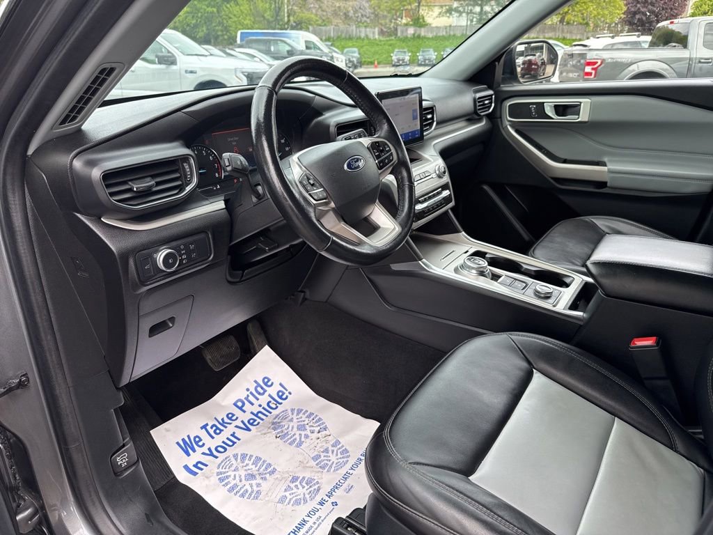 Used 2022 Ford Explorer XLT w/ Equipment Group 202A AWD/4WD image 20