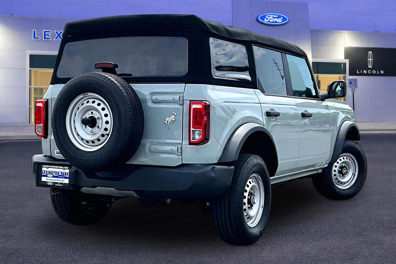 Used 2022 Ford Bronco 4-Door AWD/4WD image 5