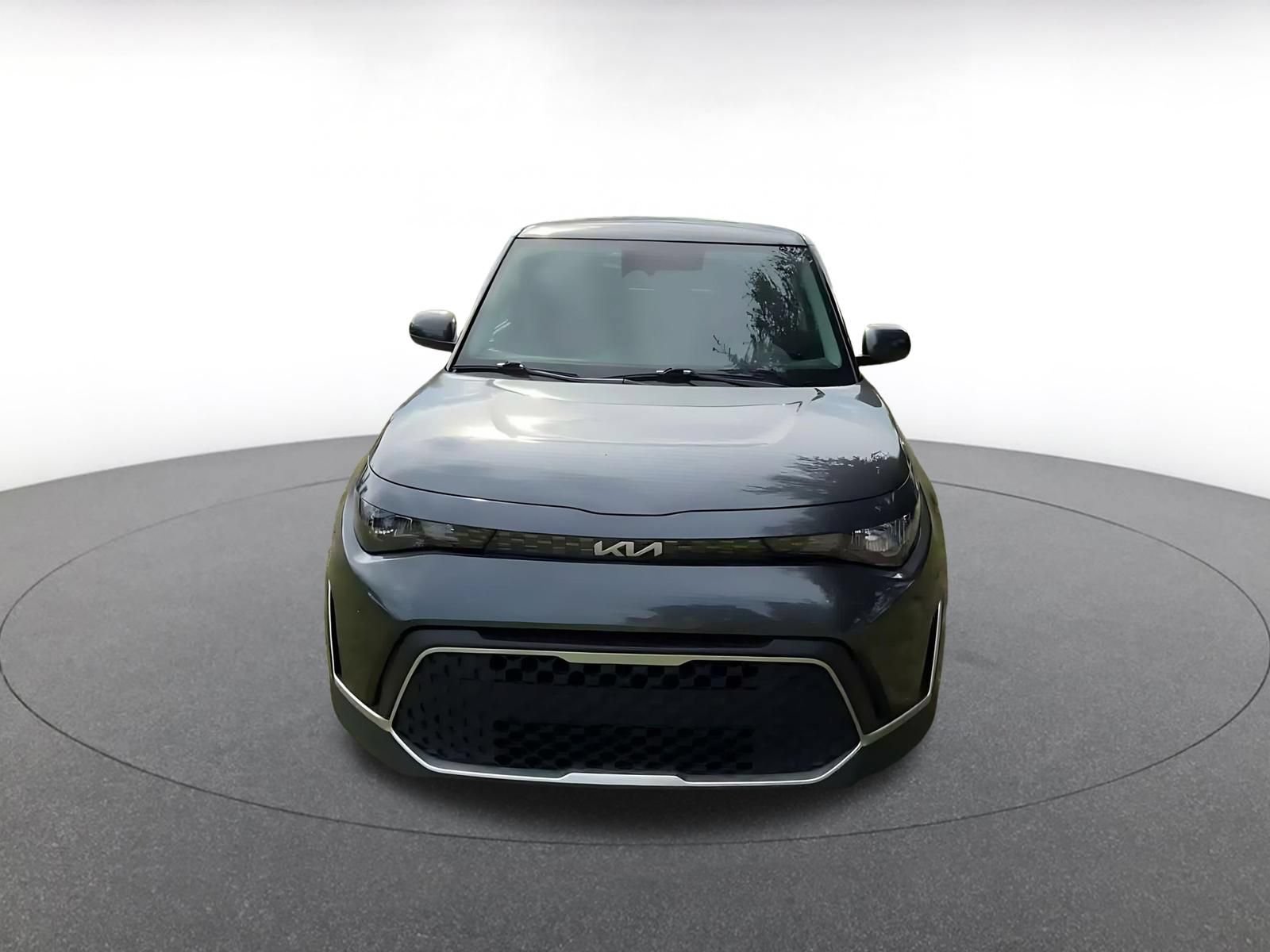 Used 2025 Kia Soul LX w/ LX Technology Package FWD image 3