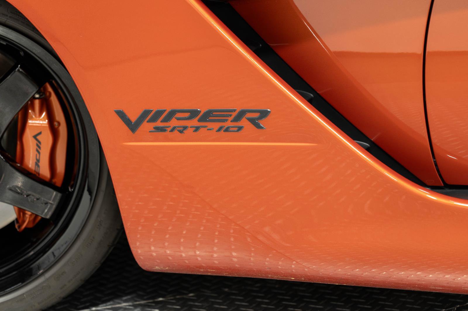 Used 2005 Dodge Viper SRT-10 w/ Copperhead Edition Group RWD image 50