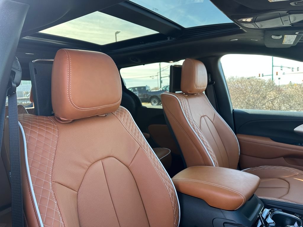 New 2026 Chrysler Pacifica Pinnacle AWD/4WD image 28