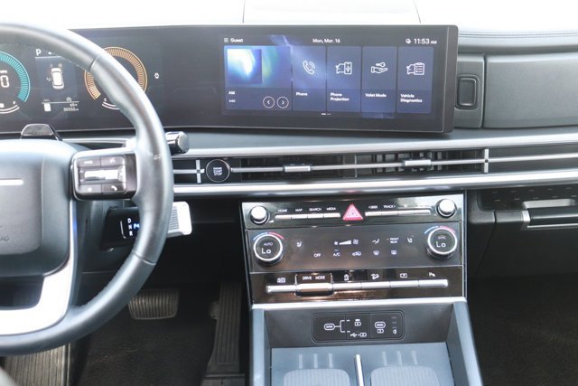 Used 2025 Hyundai Santa Fe SEL FWD image 15