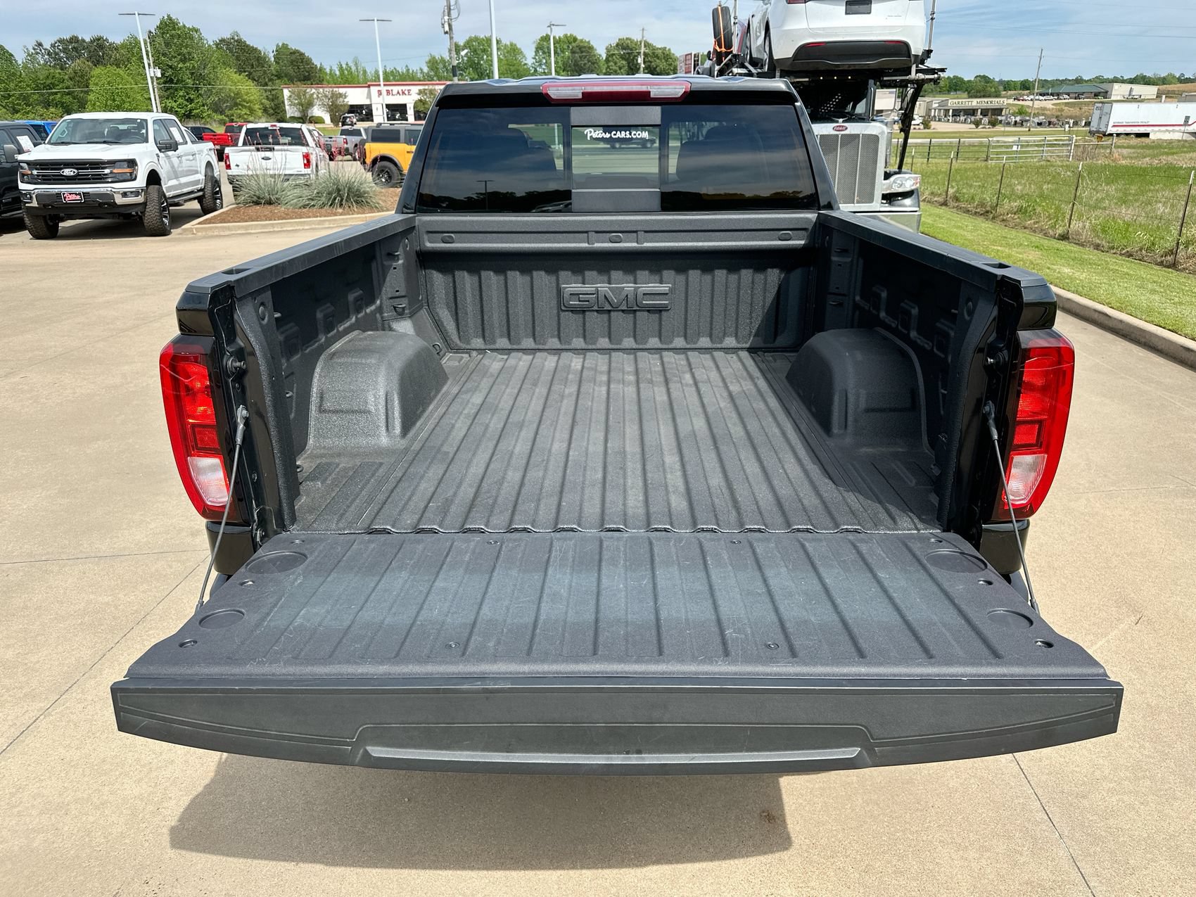 Used 2024 GMC Sierra 1500 Elevation w/ Preferred Package AWD/4WD image 23