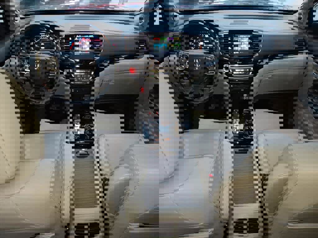 Used 2022 Honda Pilot Touring image 7