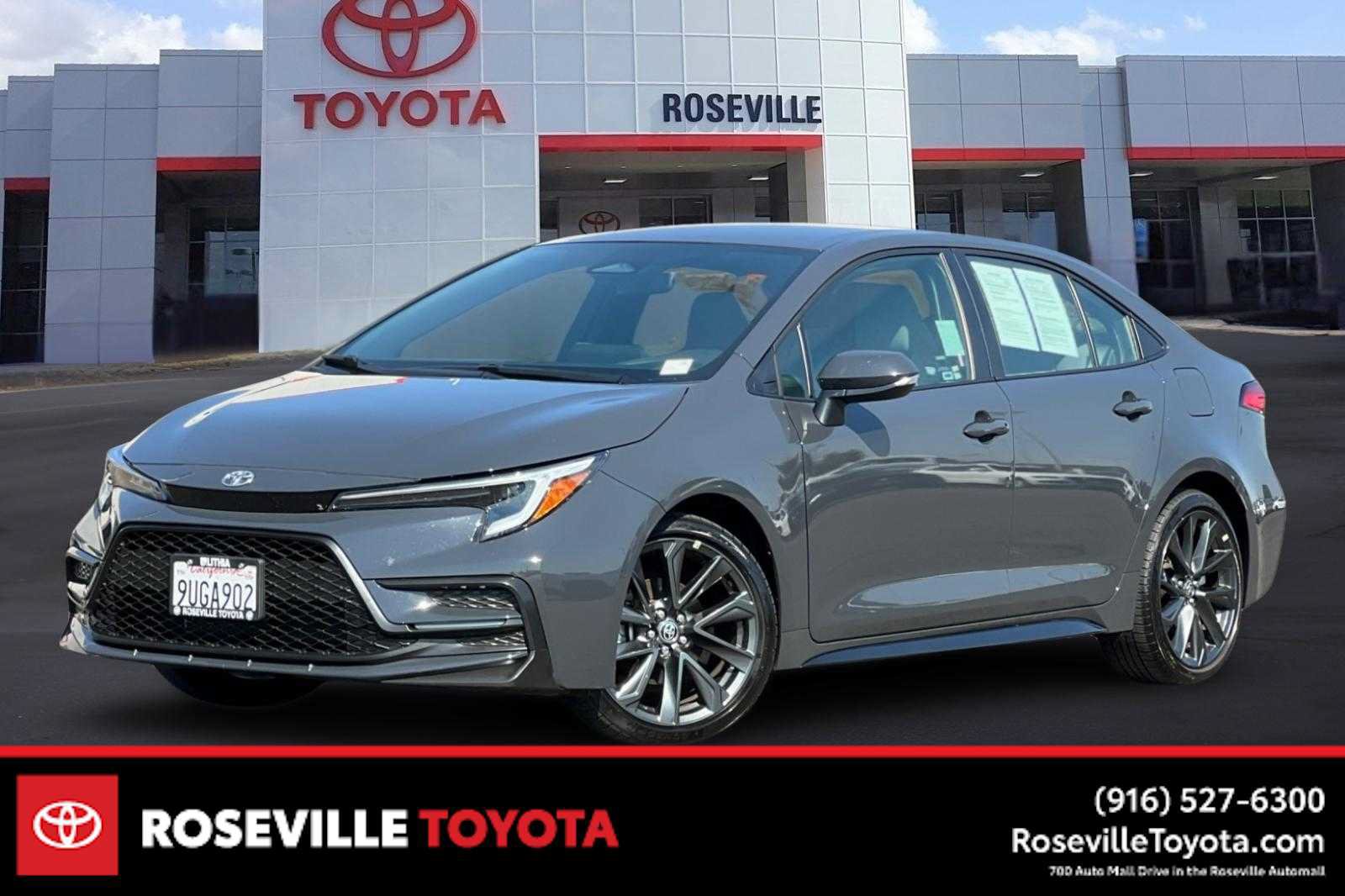 Certified 2025 Toyota Corolla SE w/ Convenience Package FWD image 1