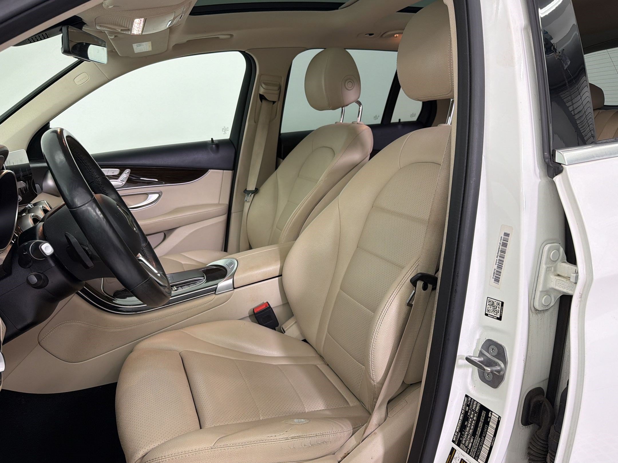 Used 2021 Mercedes-Benz GLC 300 image 5