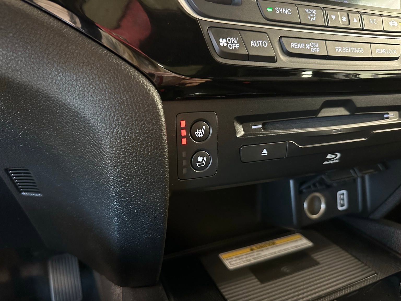 Used 2020 Honda Pilot Elite image 32