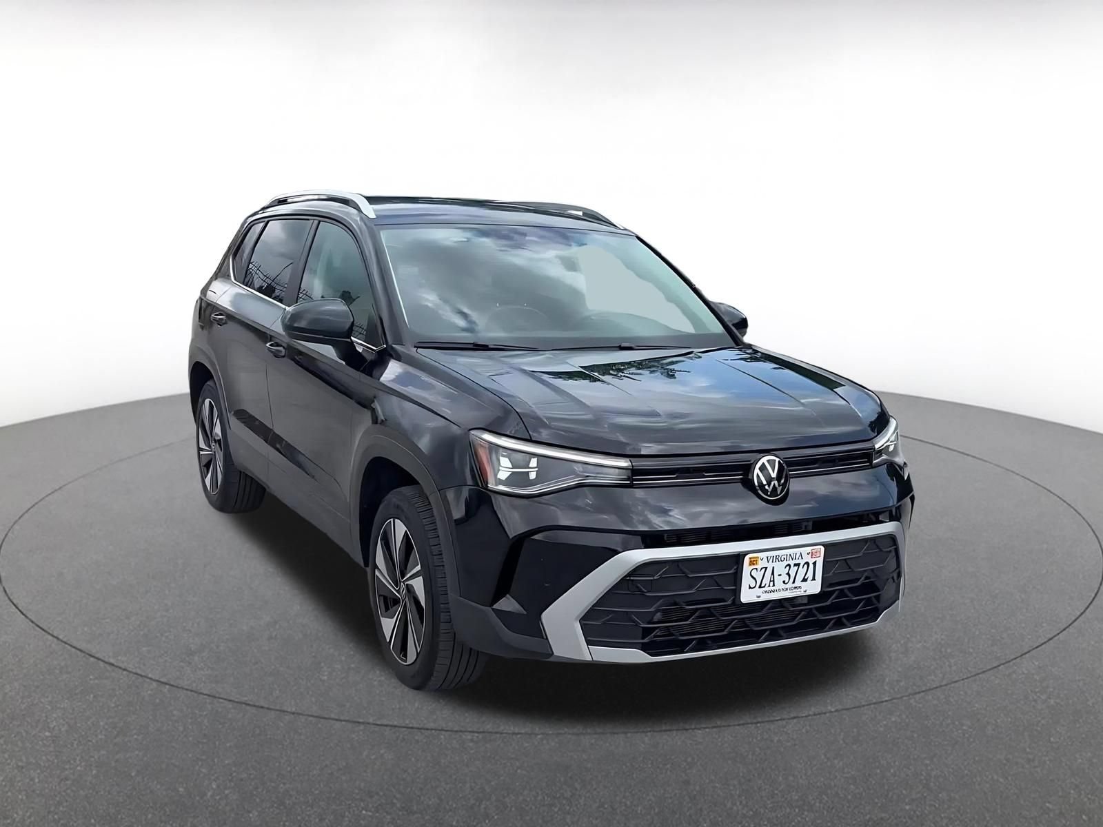 Used 2026 Volkswagen Taos SE AWD/4WD image 3