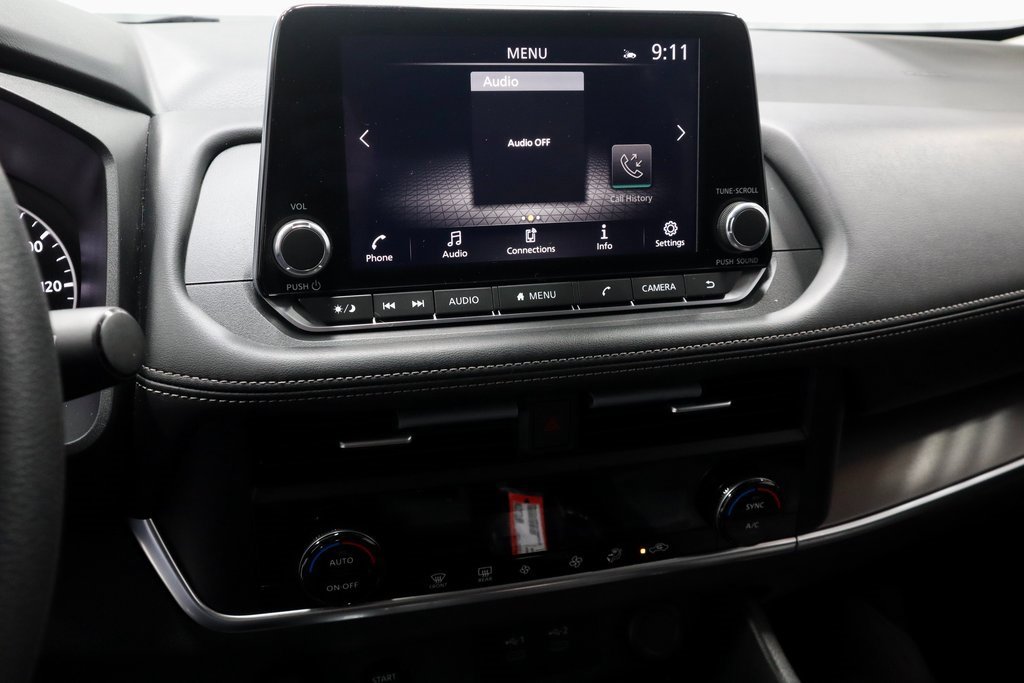 Certified 2024 Nissan Rogue SV image 33