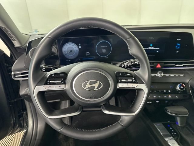 Used 2024 Hyundai Elantra SEL w/ Convenience Package image 14