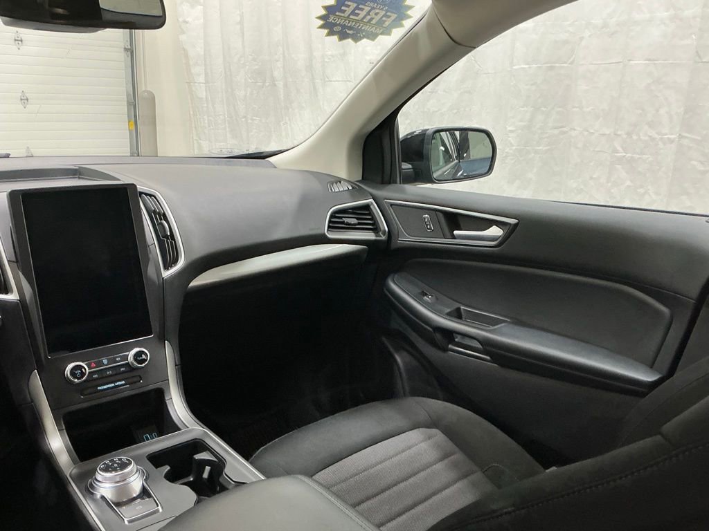 Used 2022 Ford Edge SE w/ Black Appearance Package image 24