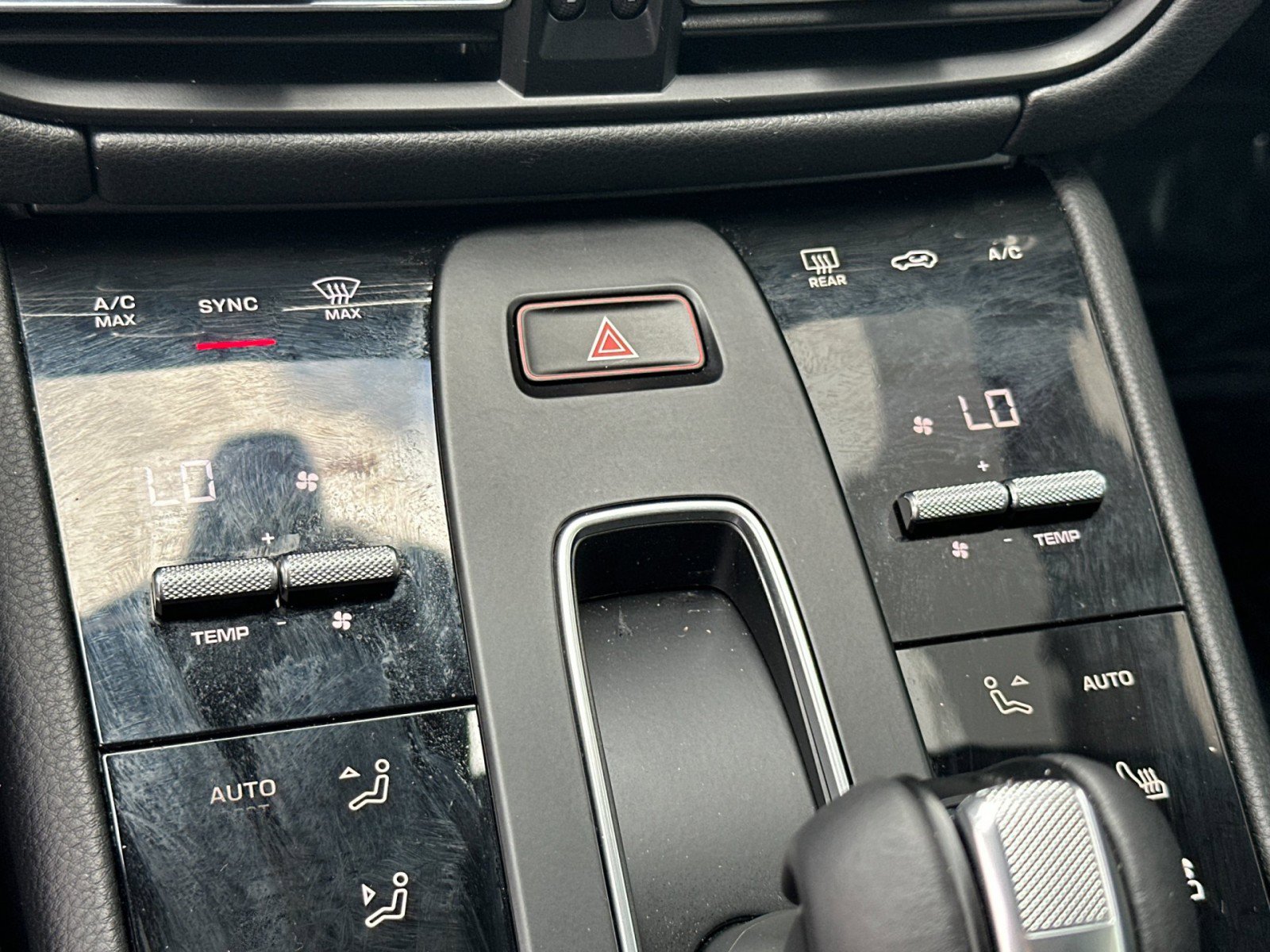 Used 2025 Porsche Macan image 21