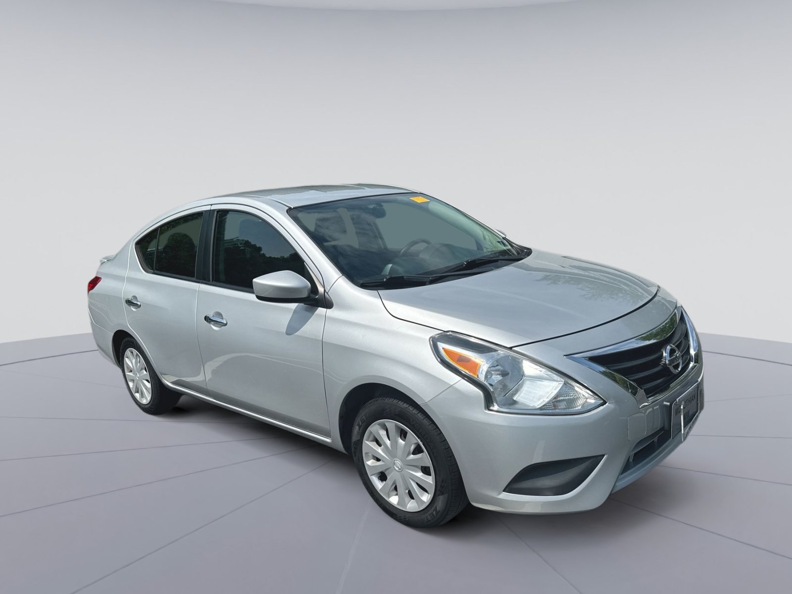 Used 2018 Nissan Versa SV FWD image 1