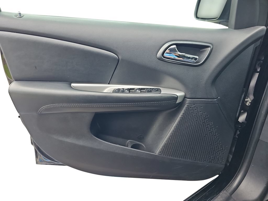 Used 2018 Dodge Journey SE FWD image 25