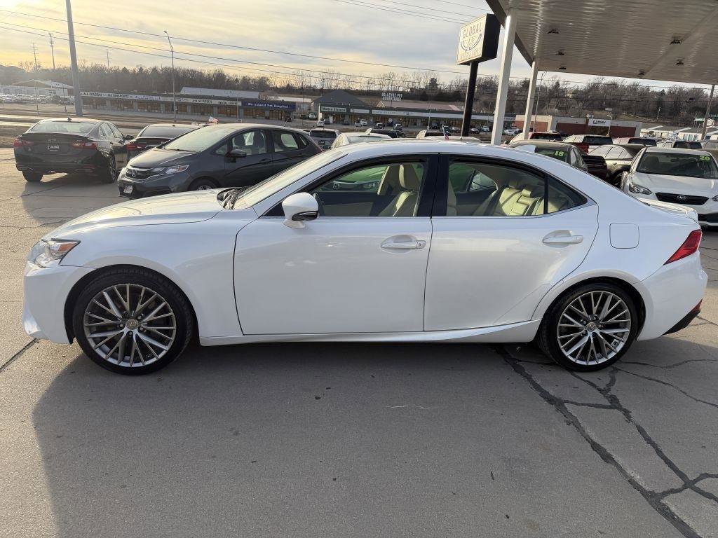 Used 2016 Lexus IS 300 AWD image 4